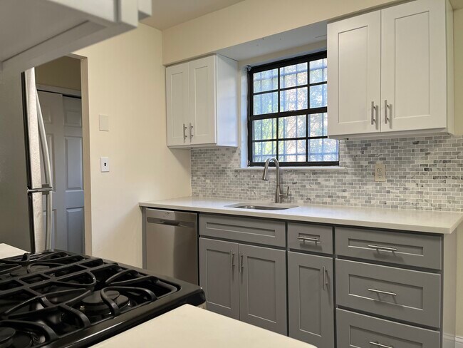 Kitchen - 23208 Horace Harding Expy