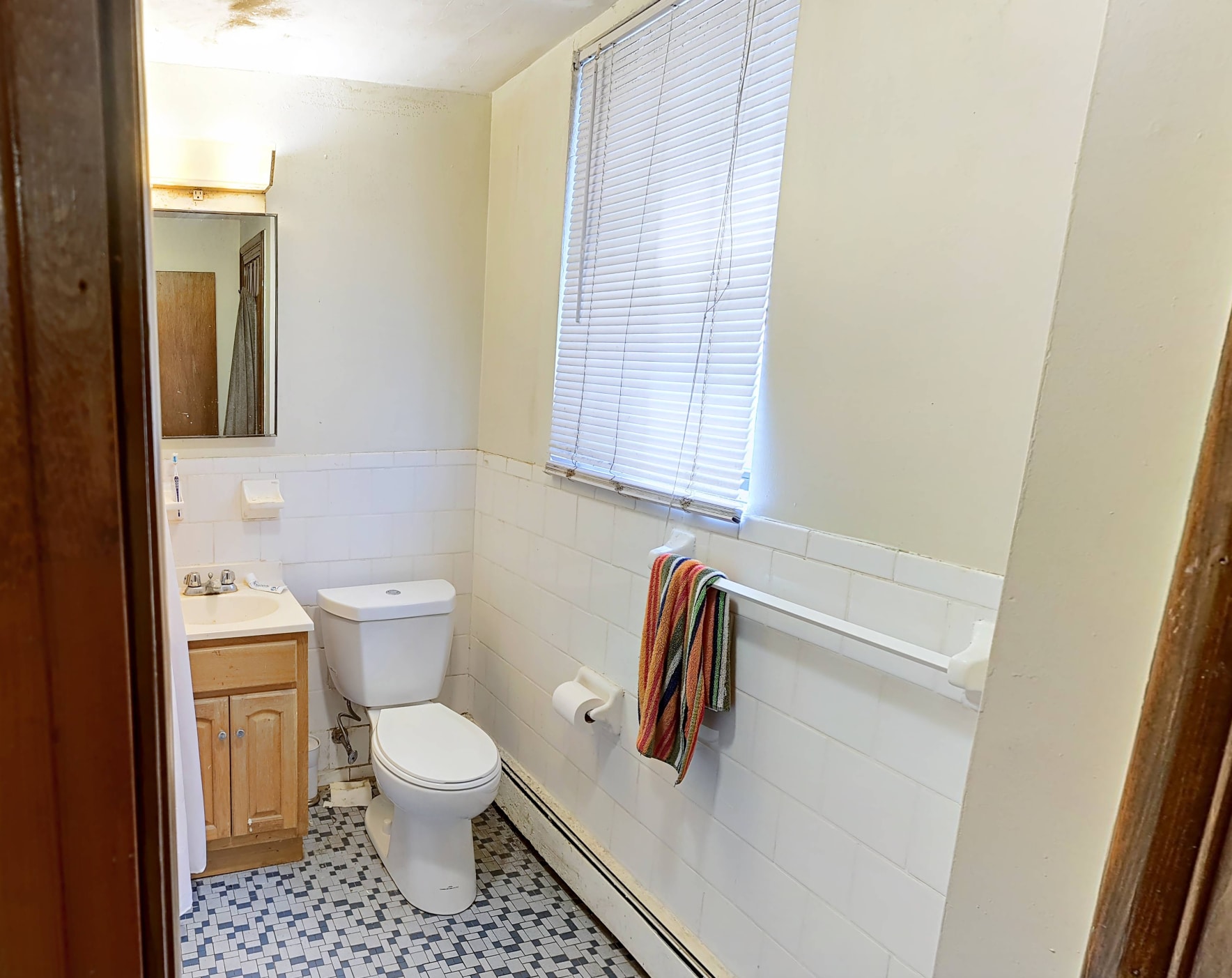 Building Photo - 52 Queensberry St