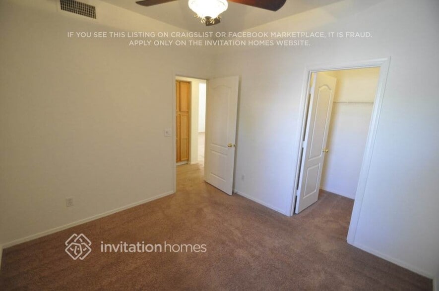 Building Photo - 10541 W Almeria Rd