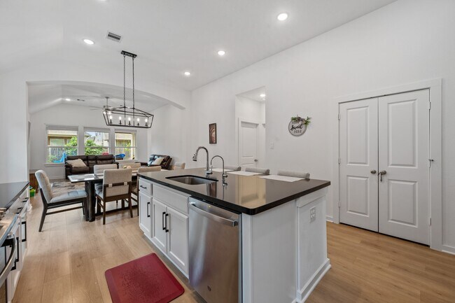 Building Photo - 15727 Autumn Sun Court