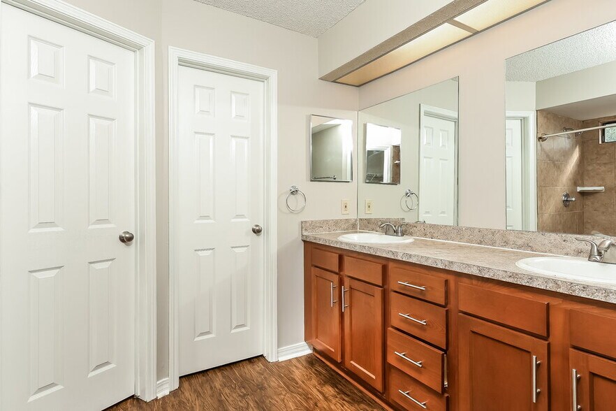 Building Photo - 8315 Crosswind Rd