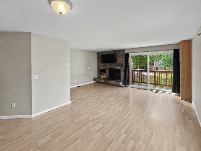 Building Photo - 3114 W 34th Ave