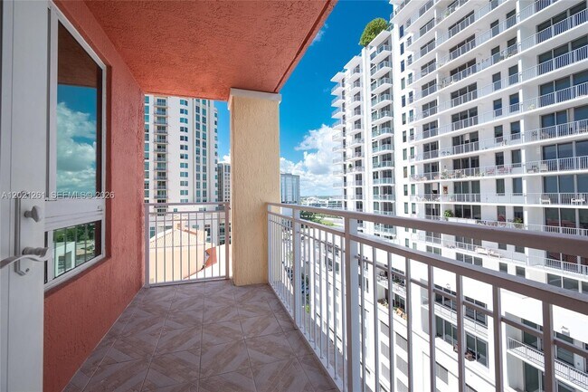 Building Photo - 7350 SW 89th St