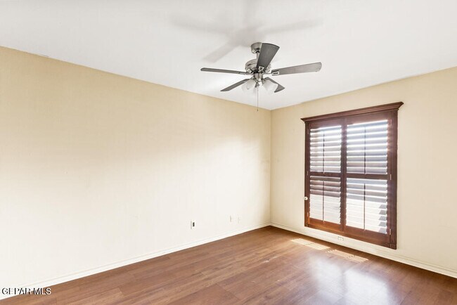 Building Photo - 10325 Cardigan Dr