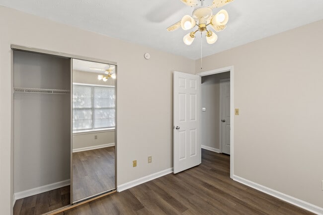 Building Photo - 416 Chelsea Woods Dr