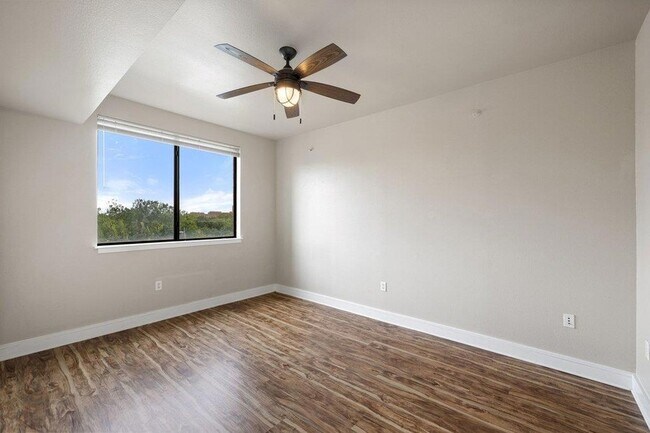 Building Photo - 3016 Guadalupe St