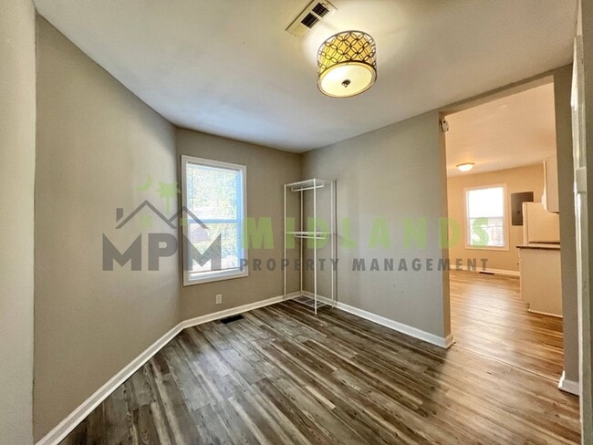 Building Photo - 320 Corley St