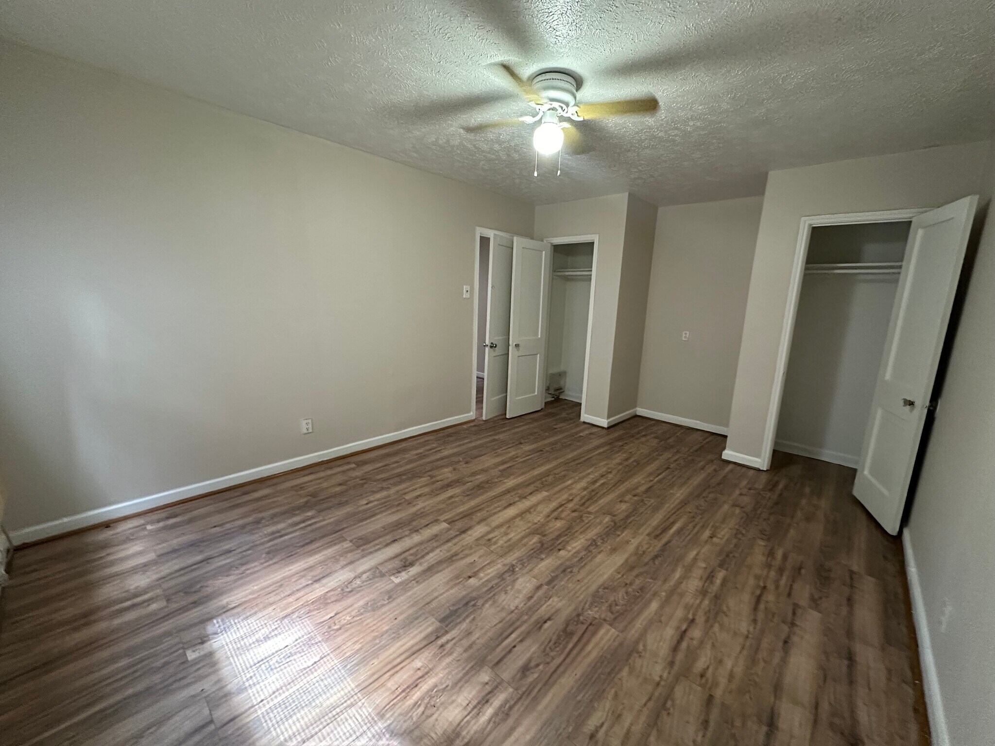 Building Photo - 4420 Roseland St