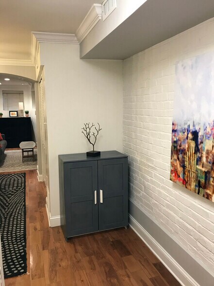 Coffee Bar/Storage - 2033 13th St NW
