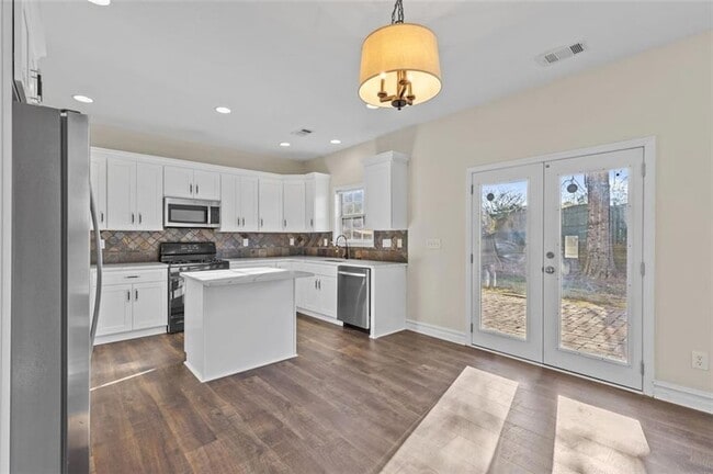 Building Photo - 4831 Edinburgh Dr