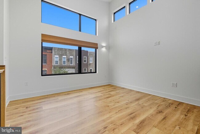 Primary Photo - 3531 Claremont St