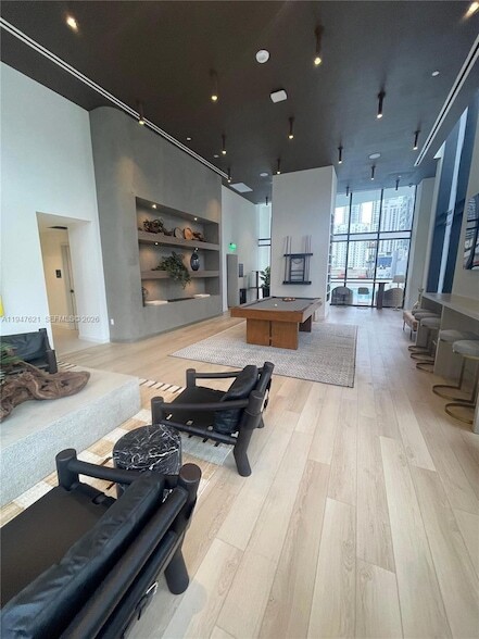 Building Photo - 225 N Miami Ave