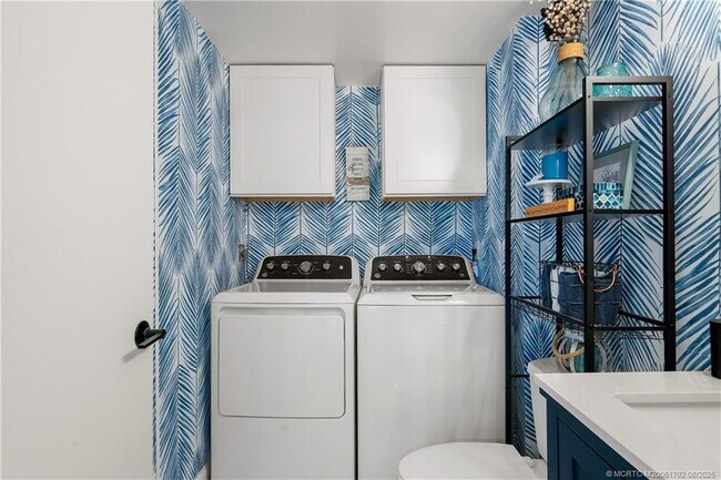 Building Photo - 3273 SW Sunset Trace Cir