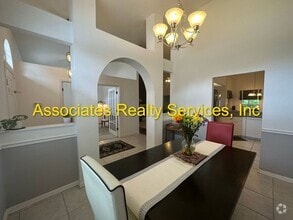 Building Photo - Beautiful 4 Bedroom/3 Bathroom in BROADMOOR!