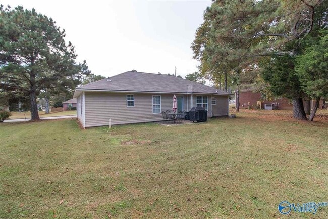 Building Photo - 123 Ann Bradley Dr