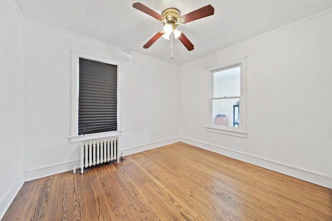 Building Photo - 616 Circle Ave