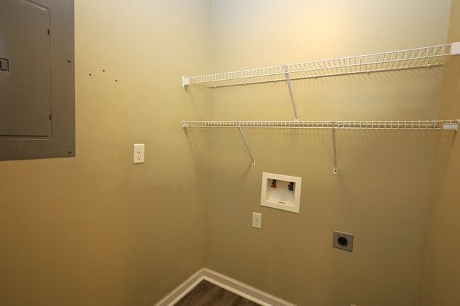 Building Photo - 1499 San Bernardino Way