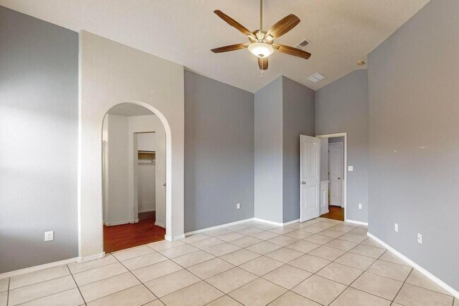 Building Photo - 1131 Desert Sunflower Dr NE