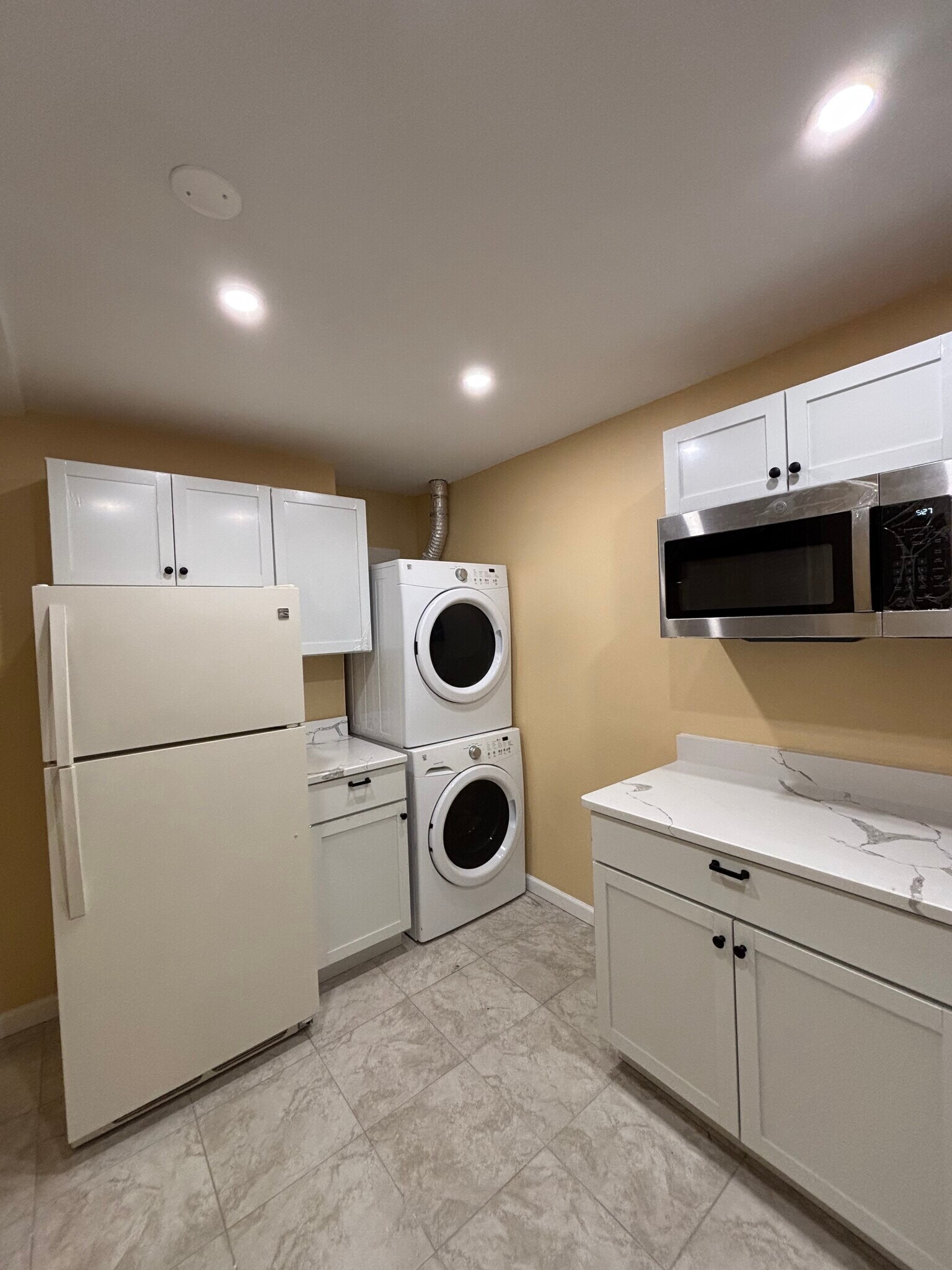 Laundry and refrigerator on site - 6859 Rolling Creek Way