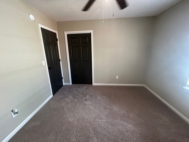 Building Photo - 25 Oak Lake Ct