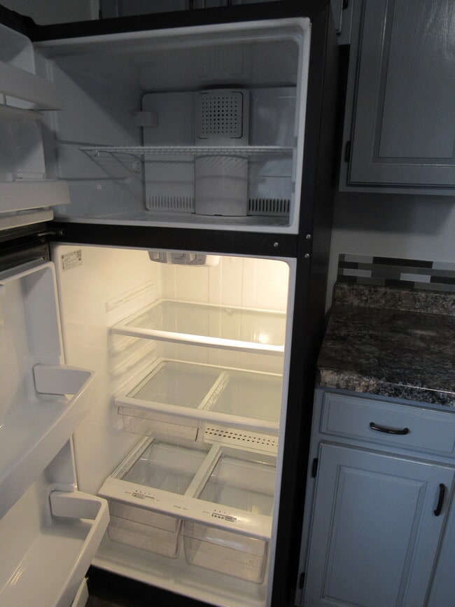 Building Photo - 5022 N Belmont Pl