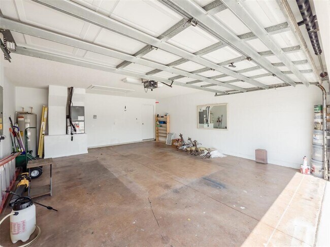 Building Photo - 14717 Redcliff Dr