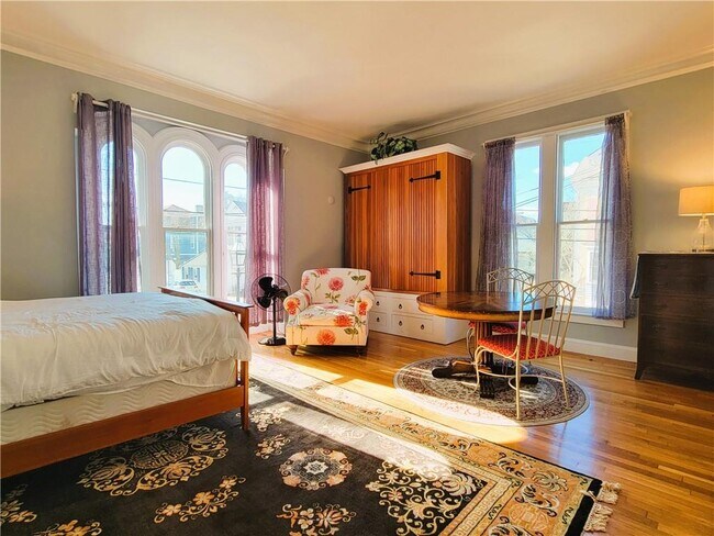 Building Photo - 92 Pelham St