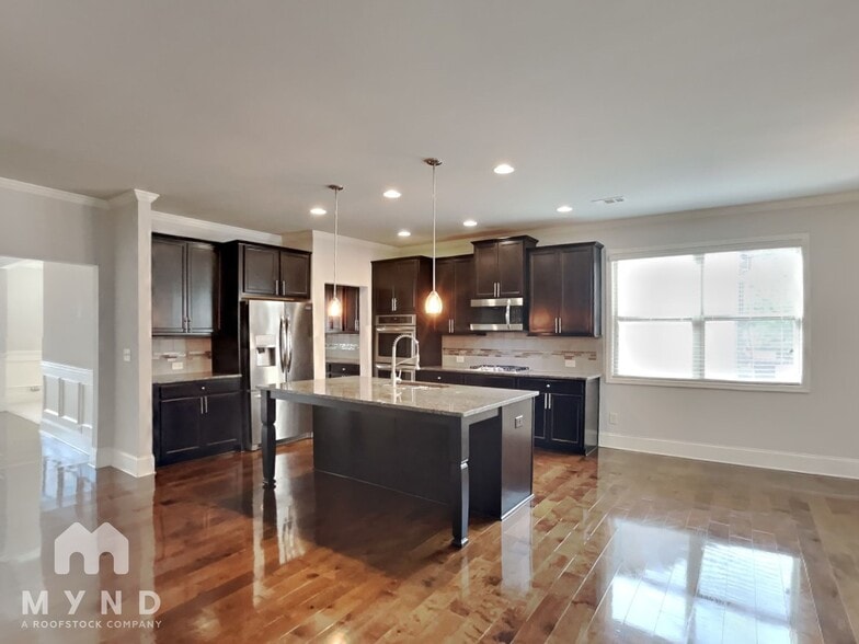 Building Photo - 5971 Wolf Creek Dr