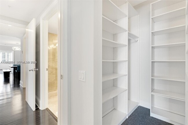 Building Photo - 701 Brickell Key Blvd