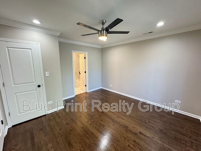 Building Photo - 5438 S Indiana Ave