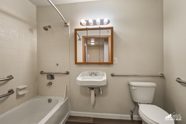 Building Photo - 4611 Juneau St