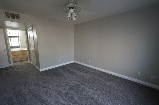 Building Photo - No Showings until 4/10/2026