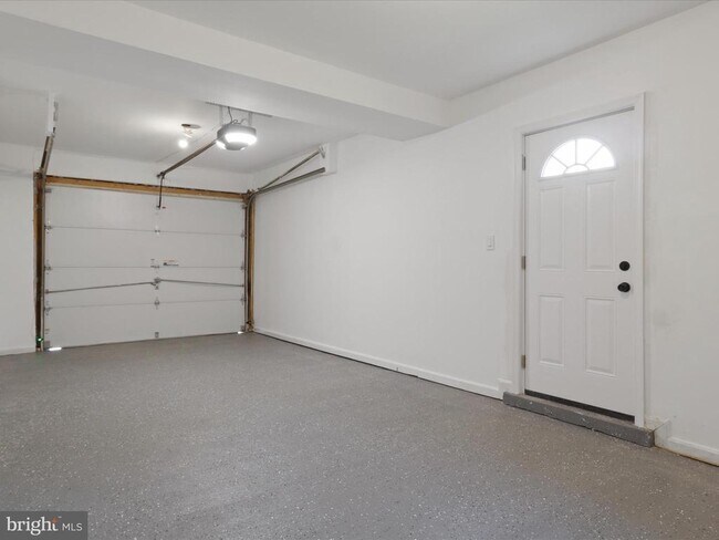Building Photo - 3416 Sunny View Dr