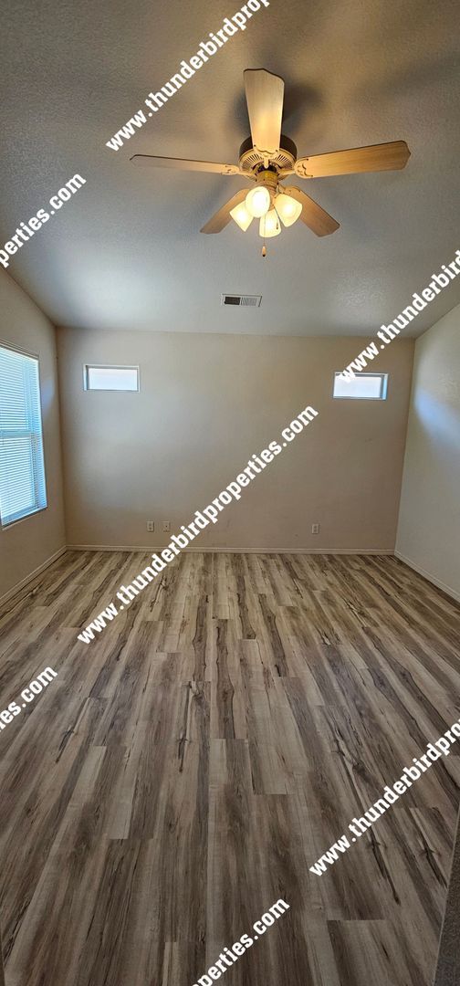 Building Photo - Gated Community 2 Bedroom, 2.5 Bathroom, 2 Car Garage, Upstairs Loft & Backyard. Available NOW!