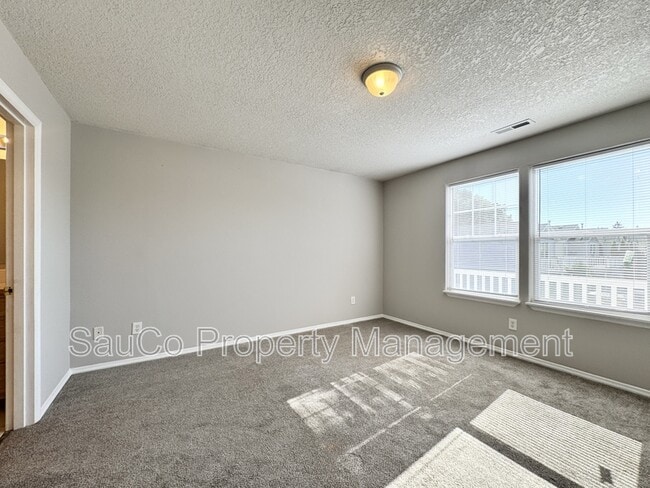Building Photo - 1583 NE Jessica Loop
