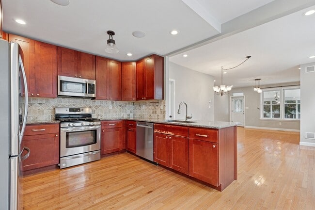Building Photo - Charming Twin Home in Conshohocken - Pet F...