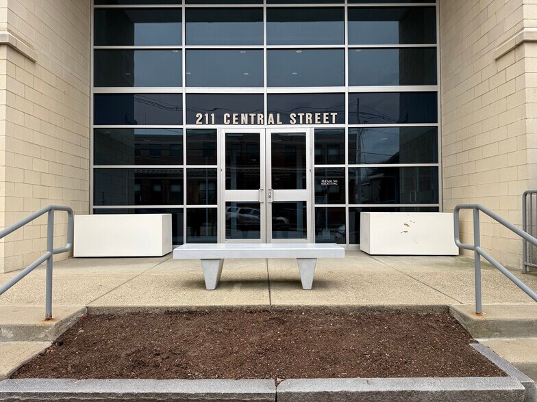 Building Photo - 211 Central St