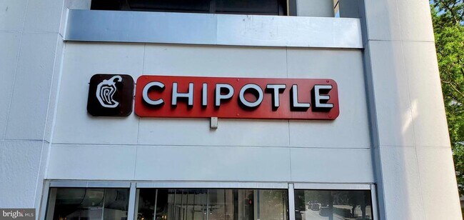 Building Photo - 1011 Arlington Blvd