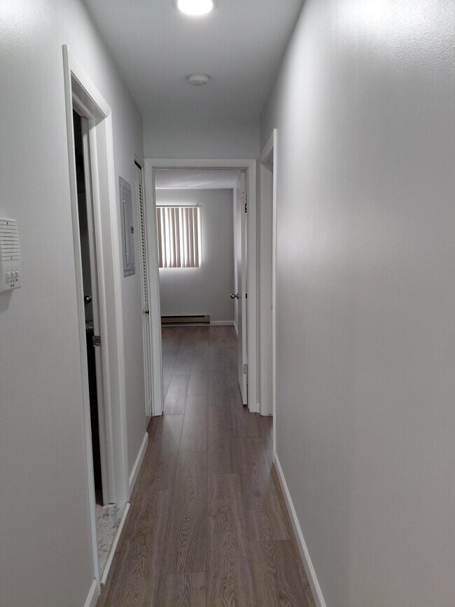 Building Photo - 7513 Woodview St