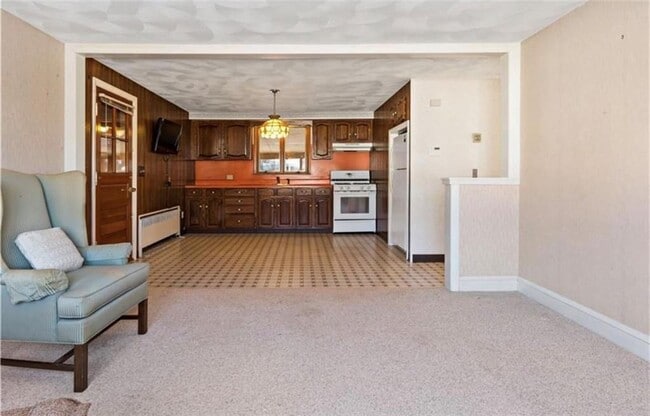 Building Photo - 3 Irons Ave