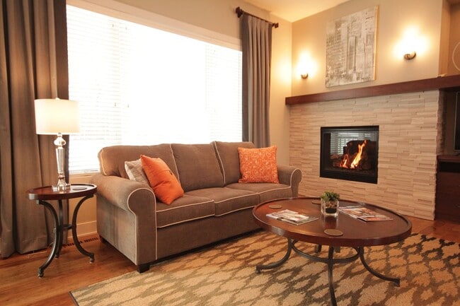 Building Photo - Beautiful luxury custom home