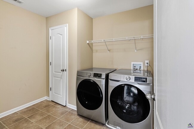 Building Photo - 100 Stoney Creek Dr