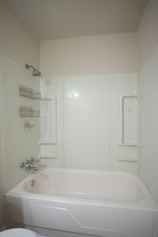 Building Photo - 3321 Young Forest Dr