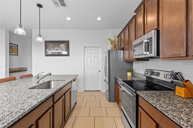 Building Photo - 5640 Camilla St