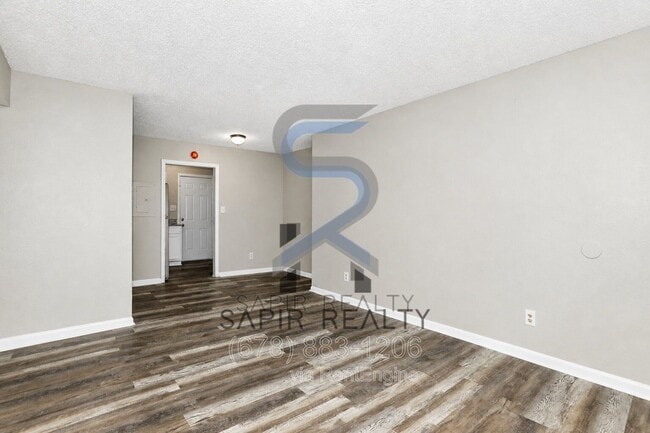 Building Photo - 2045 Alison Ct SW