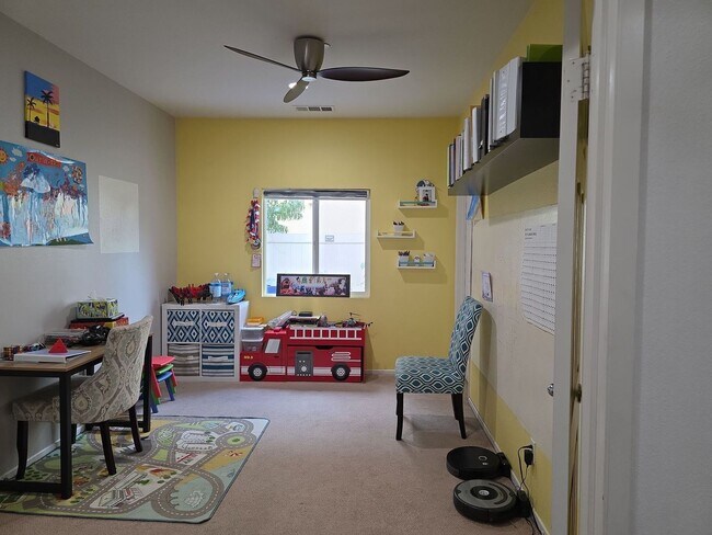 Building Photo - Beautiful Solar Home in Jurupa Valley Avai...