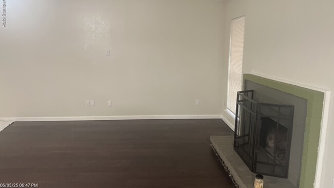 Building Photo - 3900 Glen Knoll Ct