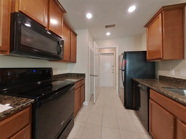 Building Photo - 821 Painted Bison Dr