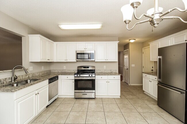 Building Photo - 3882 St George Terrace SW