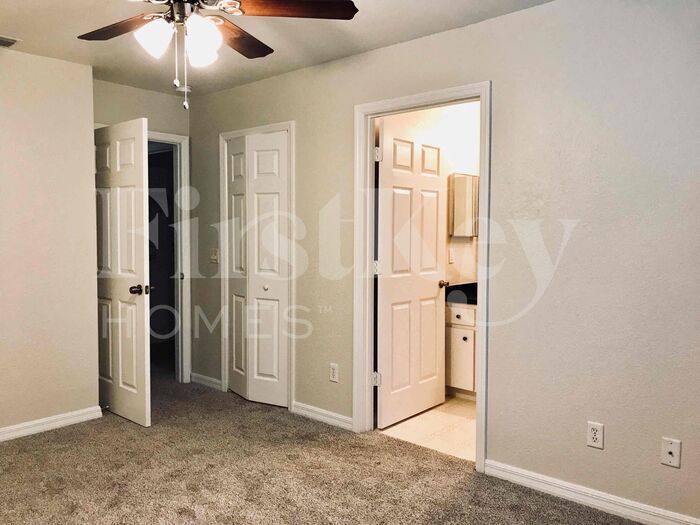 Building Photo - 3240 Alesio Ave